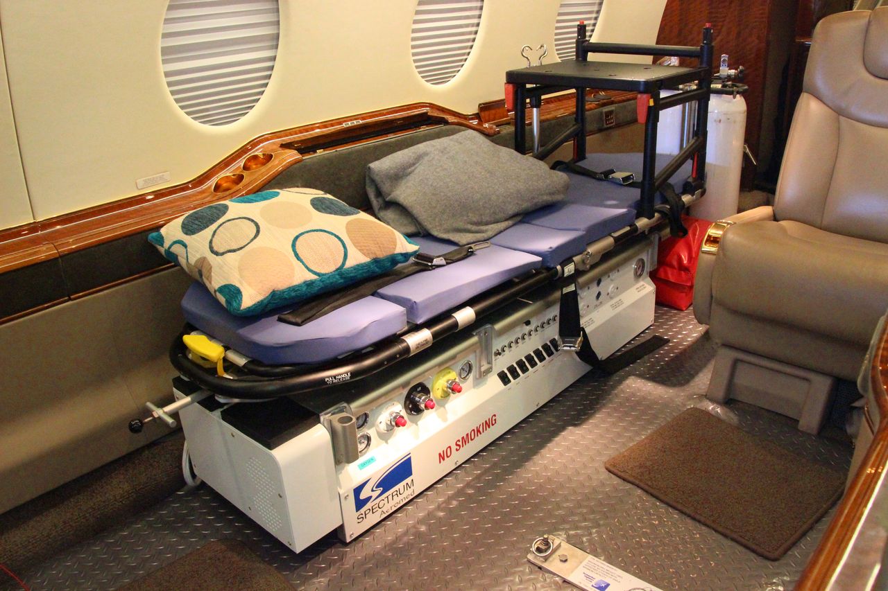 Air ambulance cabin with medical stretcher installation